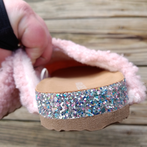 🆕Steve Madden Pink Sherpa Glitter Clogs Size 4Y Big Girls - Picture 5 of 11